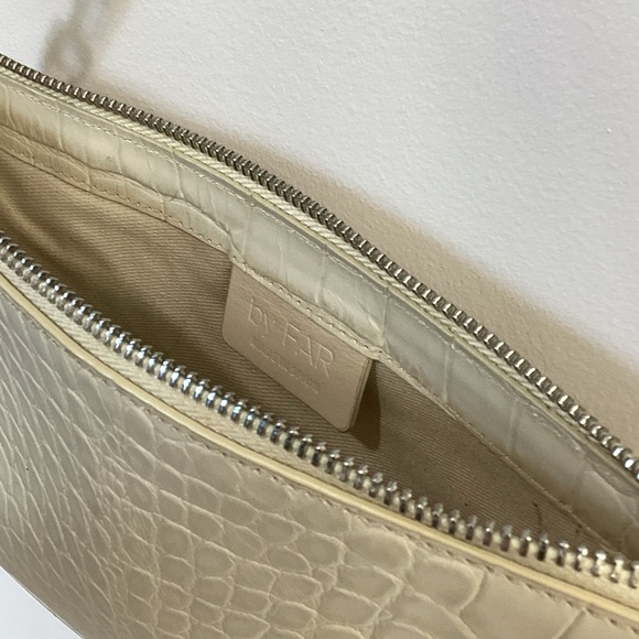 BY FAR Cream Crocodile-Embossed Clutch - Picture 2 of 3